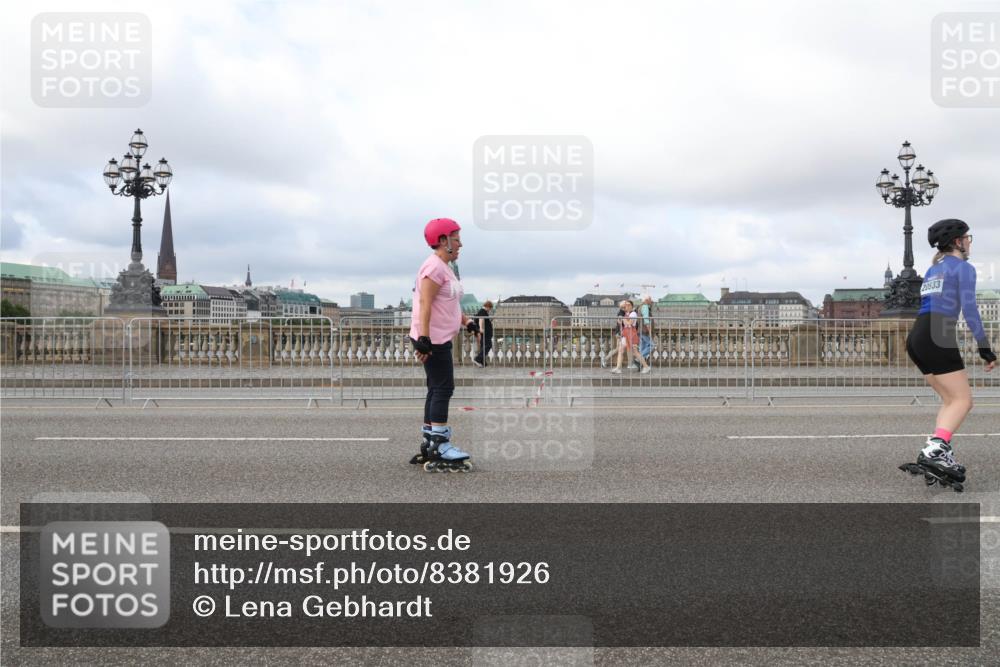 29.06.2025 - hella hamburg halbmarathon Lena Gebhardt http://msf.ph/oto/8381926 29.06.2025 09:15:11 Lombardsbrücke 20533 meine-sportfotos.de