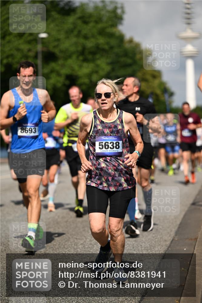 29.06.2025 - hella hamburg halbmarathon Dr. Thomas Lammeyer http://msf.ph/oto/8381941 29.06.2025 09:59:06 Kennedybrücke 1200, 1683, 1696, 1884, 2207, 2274, 2287, 2411, 2706, 2708, 3087, 3208, 3209, 3213, 3258, 3435, 3747, 3985, 4093, 4121, 4189, 4345, 4847, 4890, 5102, 5399, 5421, 5459, 5638, 5915, 6009, 6027, 6054, 6158, 6421, 6532, 6662, 6691, 6836, 6938, 7052, 7312, 7659, 8139, 8153, 8205, 8216, 8218, 8302, 8371, 8437, 8454, 8487, 8577, 8693, 8720, 8856, 8889, 8899, 8927, 8955, 9031, 9032, 9093, 9159, 9386, 9476, 9529, 9649, 9720, 9786, 9869, 9959, 10053, 10115, 10184, 10263, 10423 meine-sportfotos.de