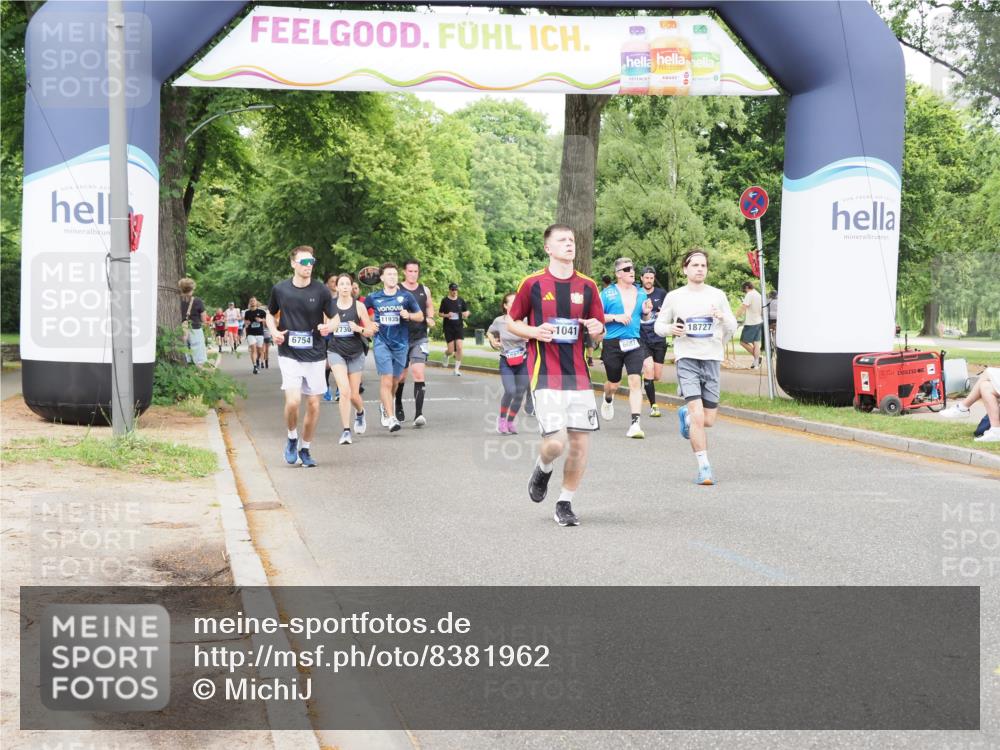 29.06.2025 - hella hamburg halbmarathon MichiJ http://msf.ph/oto/8381962 29.06.2025 10:46:35 Zwischen KM18-KM19 2730, 4238, 6033, 6087, 6438, 6754, 8326, 10281, 10301, 11041, 11935, 12564, 13706, 14732, 15344, 17814, 18377, 18727, 18855 meine-sportfotos.de