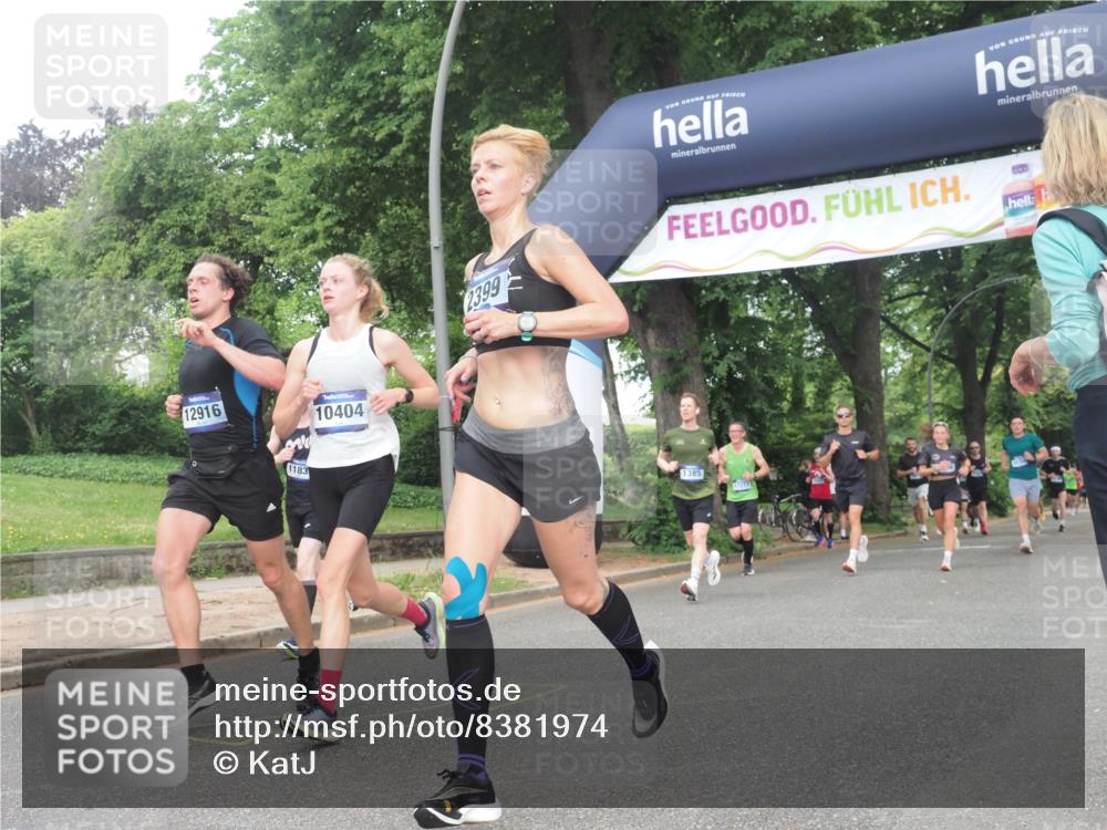 29.06.2025 - hella hamburg halbmarathon KatJ http://msf.ph/oto/8381974 29.06.2025 10:25:20 Zwischen KM18-KM19 1385, 2121, 2399, 5042, 6915, 6993, 7154 meine-sportfotos.de