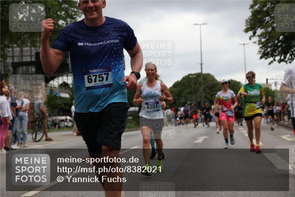 29.06.2025 - hella hamburg halbmarathon Yannick Fuchs http://msf.ph/oto/8382021 29.06.2025 10:54:55 20KM 1188, 1364, 1414, 1453, 1653, 2322, 2323, 2661, 3698, 5602, 5603, 5775, 6033, 6201, 6487, 6708, 6754, 6757, 6921, 7006, 7250, 7306, 7636, 7759, 7761, 8483, 8662, 9020, 9021, 9611, 9984, 10295, 10534, 11623, 11702, 11782, 12789, 12908, 13459, 13516, 15269, 16621, 17145, 17226, 17951, 17952, 18133, 18757, 19117, 19146, 19242 meine-sportfotos.de