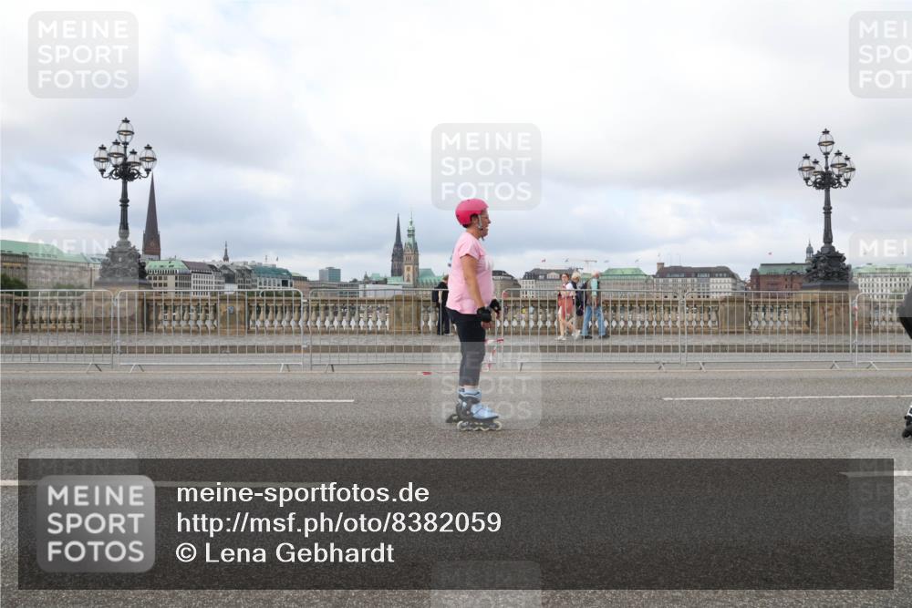 29.06.2025 - hella hamburg halbmarathon Lena Gebhardt http://msf.ph/oto/8382059 29.06.2025 09:15:11 Lombardsbrücke  meine-sportfotos.de