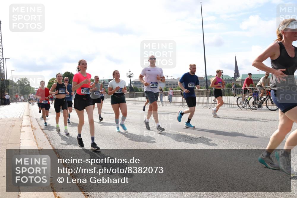 29.06.2025 - hella hamburg halbmarathon Lena Gebhardt http://msf.ph/oto/8382073 29.06.2025 10:15:36 Lombardsbrücke 4494, 16938, 492, 16041, 12524, 3417, 14413, 1440, 1524, 2110, 2281, 2720, 2989, 3167, 3417, 3513, 3650, 4007, 4466, 4492, 4494, 5069, 5271, 5739, 5986, 6317, 6376, 6576, 7452, 7809, 7810, 7941, 7942, 8237, 8256, 9192, 9307, 9423, 9657, 9847, 9997, 10108, 10608, 10775, 10858, 12457, 12469, 12521, 13179, 13197, 13453, 13500, 13818, 13951, 14413, 14423, 14550, 14552, 15150, 15307, 15740 meine-sportfotos.de