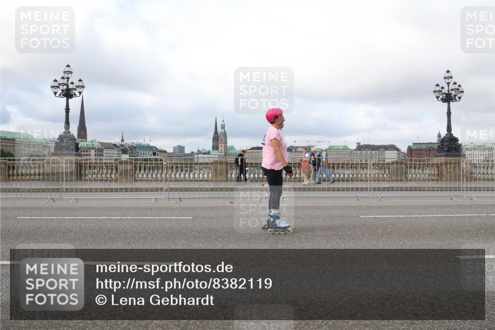29.06.2025 - hella hamburg halbmarathon Lena Gebhardt http://msf.ph/oto/8382119 29.06.2025 09:15:11 Lombardsbrücke  meine-sportfotos.de