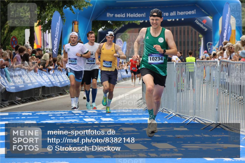 29.06.2025 - hella hamburg halbmarathon Strokosch-Dieckow http://msf.ph/oto/8382148 29.06.2025 10:24:04 Ziel 7331, 9269, 10234, 14753, 17614, 18569, 19041 meine-sportfotos.de