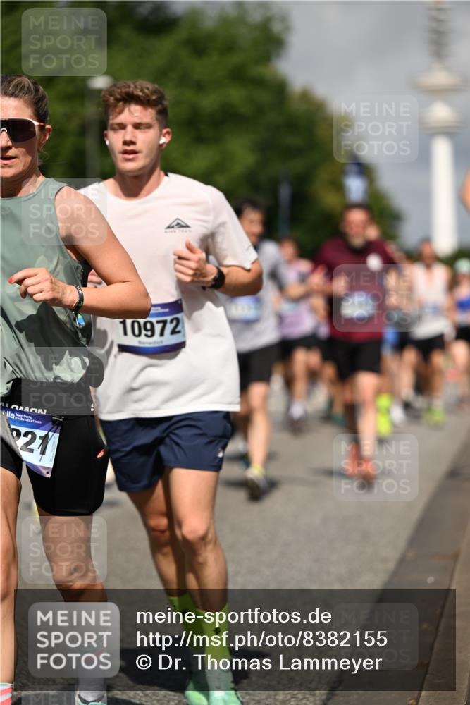 29.06.2025 - hella hamburg halbmarathon Dr. Thomas Lammeyer http://msf.ph/oto/8382155 29.06.2025 09:59:09 Kennedybrücke 1200, 1630, 1683, 1696, 1884, 2207, 2274, 2287, 2411, 2706, 2708, 3087, 3209, 3213, 3258, 3435, 3747, 3985, 4093, 4121, 4189, 4345, 4847, 4890, 5102, 5399, 5421, 5459, 5638, 5915, 6009, 6027, 6054, 6158, 6421, 6532, 6662, 6691, 6836, 6938, 7052, 7312, 7367, 7659, 8139, 8153, 8205, 8216, 8218, 8302, 8371, 8454, 8487, 8577, 8693, 8720, 8856, 8889, 8899, 8927, 8955, 9031, 9032, 9386, 9476, 9529, 9649, 9720, 9786, 9869, 9959, 10053, 10115, 10184, 10263, 10423, 11356 meine-sportfotos.de