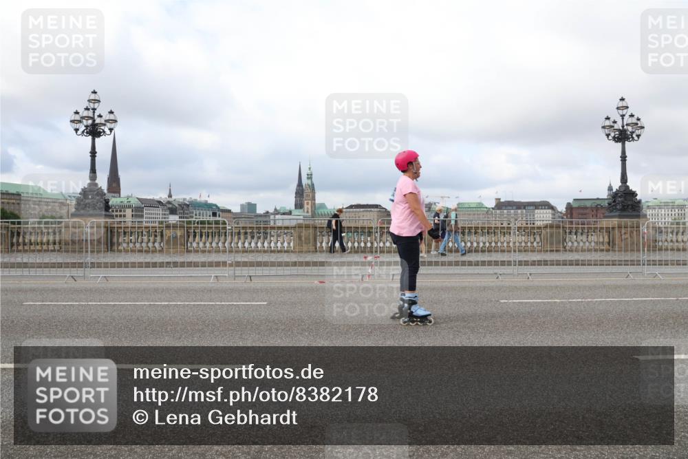 29.06.2025 - hella hamburg halbmarathon Lena Gebhardt http://msf.ph/oto/8382178 29.06.2025 09:15:11 Lombardsbrücke  meine-sportfotos.de