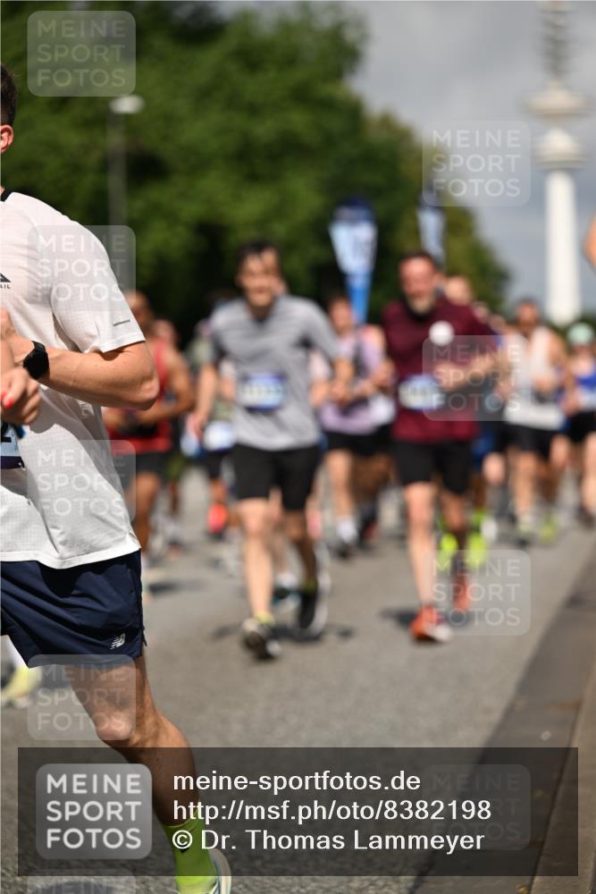 29.06.2025 - hella hamburg halbmarathon Dr. Thomas Lammeyer http://msf.ph/oto/8382198 29.06.2025 09:59:09 Kennedybrücke 1200, 1630, 1683, 1696, 1884, 2207, 2274, 2287, 2411, 2706, 2708, 3087, 3209, 3213, 3258, 3435, 3747, 3985, 4093, 4121, 4189, 4345, 4847, 4890, 5102, 5399, 5421, 5459, 5638, 5915, 6009, 6027, 6054, 6158, 6421, 6532, 6662, 6691, 6836, 6938, 7052, 7312, 7367, 7659, 8139, 8153, 8205, 8216, 8218, 8302, 8371, 8454, 8487, 8577, 8693, 8720, 8856, 8889, 8899, 8927, 8955, 9031, 9032, 9386, 9476, 9529, 9649, 9720, 9786, 9869, 9959, 10053, 10115, 10184, 10263, 10423, 11356 meine-sportfotos.de