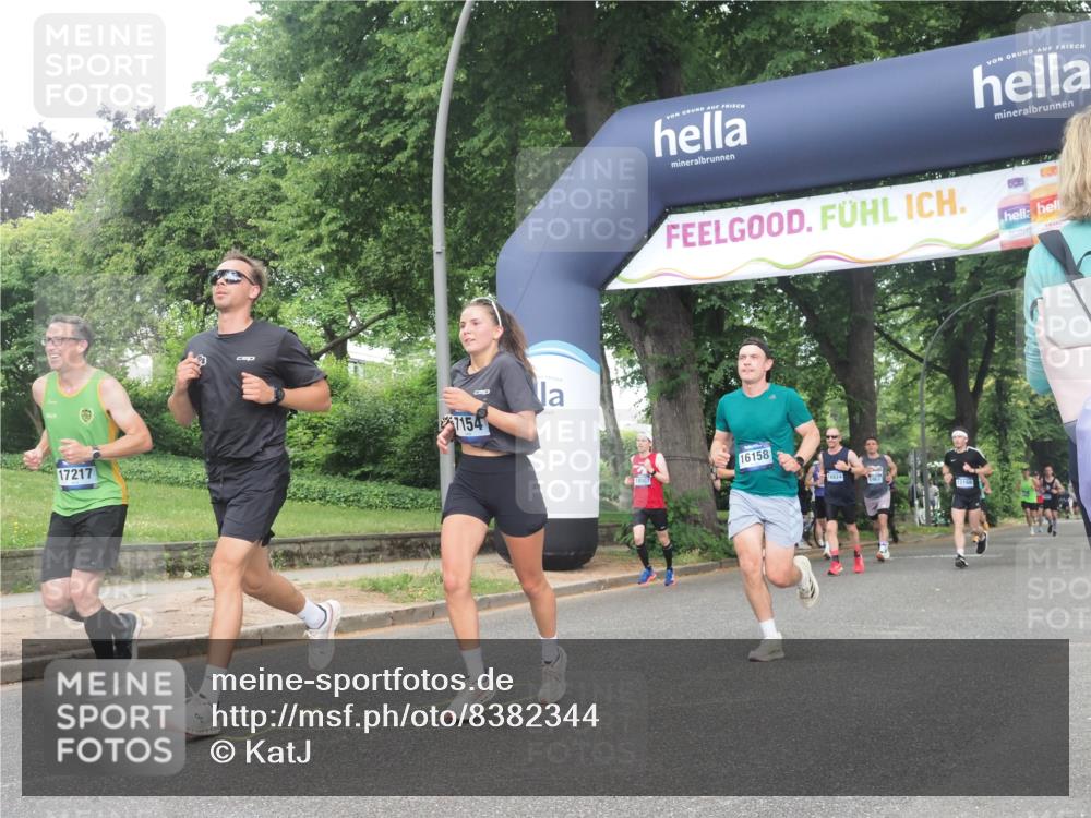 29.06.2025 - hella hamburg halbmarathon KatJ http://msf.ph/oto/8382344 29.06.2025 10:25:23 Zwischen KM18-KM19 1385, 2399, 6915, 7152, 7154 meine-sportfotos.de