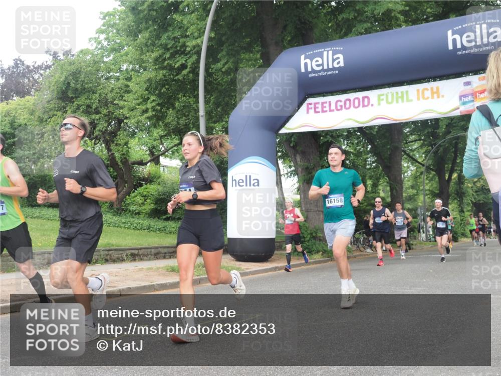 29.06.2025 - hella hamburg halbmarathon KatJ http://msf.ph/oto/8382353 29.06.2025 10:25:23 Zwischen KM18-KM19 1385, 2399, 6915, 7152, 7154 meine-sportfotos.de