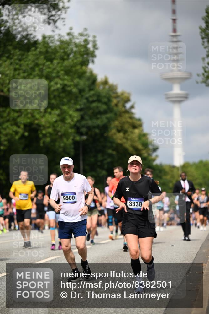 29.06.2025 - hella hamburg halbmarathon Dr. Thomas Lammeyer http://msf.ph/oto/8382501 29.06.2025 10:42:43 Kennedybrücke 1394, 1596, 1791, 1901, 2113, 2151, 3094, 3095, 3242, 3323, 3338, 3633, 3635, 3636, 3716, 3841, 3927, 4921, 5085, 5161, 5300, 5713, 5790, 6199, 6200, 6695, 6696, 6751, 6930, 7117, 7118, 7119, 7148, 7165, 7244, 7371, 7552, 7692, 7849, 7914, 8539, 8583, 8615, 9424, 9500, 9689, 9699, 10584 meine-sportfotos.de
