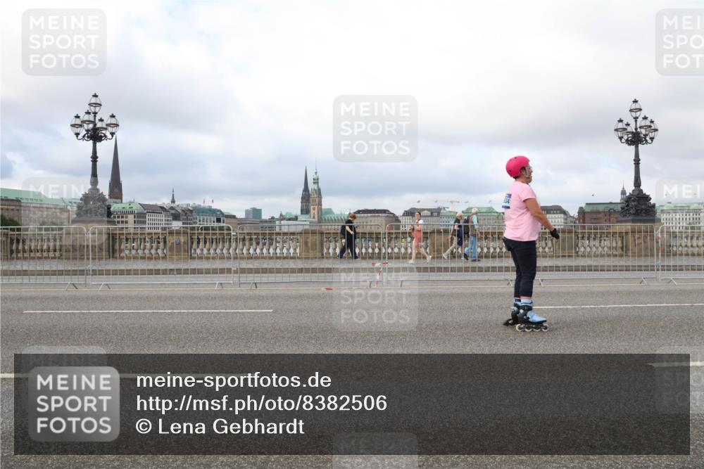29.06.2025 - hella hamburg halbmarathon Lena Gebhardt http://msf.ph/oto/8382506 29.06.2025 09:15:11 Lombardsbrücke  meine-sportfotos.de