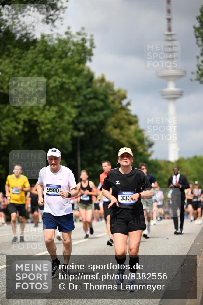 29.06.2025 - hella hamburg halbmarathon Dr. Thomas Lammeyer http://msf.ph/oto/8382556 29.06.2025 10:42:44 Kennedybrücke 1394, 1596, 1791, 1901, 2113, 2151, 3094, 3095, 3242, 3323, 3338, 3633, 3635, 3636, 3716, 3841, 3927, 4921, 5085, 5089, 5161, 5300, 5713, 5790, 6199, 6200, 6695, 6696, 6751, 6930, 7117, 7118, 7119, 7148, 7165, 7244, 7371, 7552, 7692, 7849, 7914, 8583, 8615, 8635, 8747, 9424, 9500, 9689, 9699, 10584 meine-sportfotos.de
