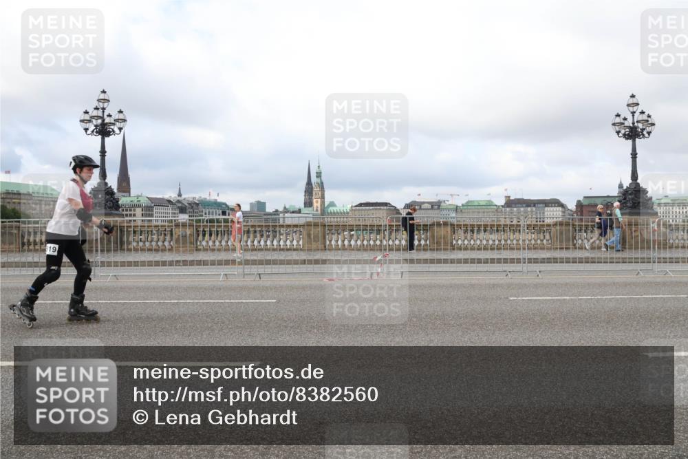 29.06.2025 - hella hamburg halbmarathon Lena Gebhardt http://msf.ph/oto/8382560 29.06.2025 09:15:15 Lombardsbrücke 519 meine-sportfotos.de