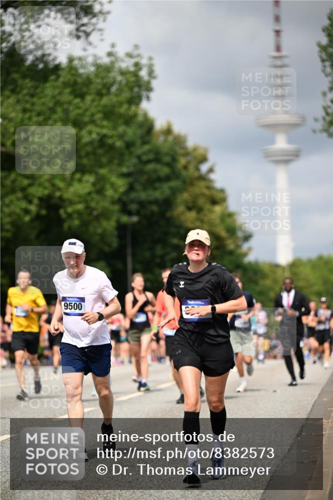 29.06.2025 - hella hamburg halbmarathon Dr. Thomas Lammeyer http://msf.ph/oto/8382573 29.06.2025 10:42:44 Kennedybrücke 1394, 1596, 1791, 1901, 2113, 2151, 3094, 3095, 3242, 3323, 3338, 3633, 3635, 3636, 3716, 3841, 3927, 4921, 5085, 5089, 5161, 5300, 5713, 5790, 6199, 6200, 6695, 6696, 6751, 6930, 7117, 7118, 7119, 7148, 7165, 7244, 7371, 7552, 7692, 7849, 7914, 8583, 8615, 8635, 8747, 9424, 9500, 9689, 9699, 10584 meine-sportfotos.de