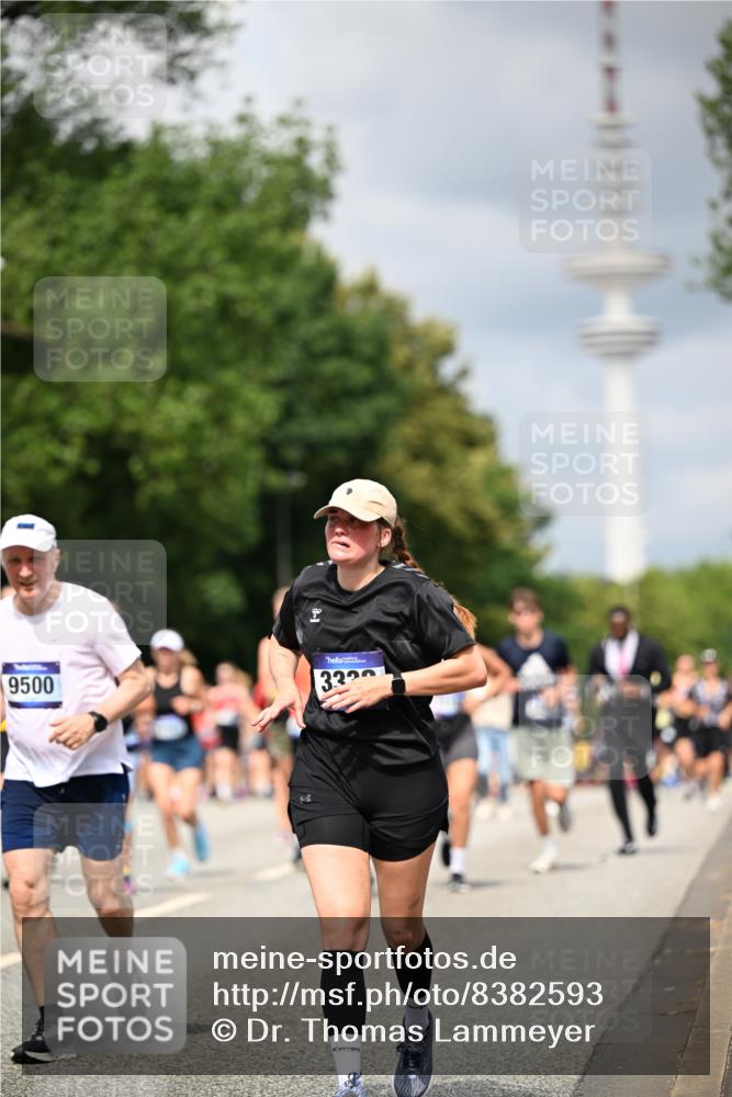 29.06.2025 - hella hamburg halbmarathon Dr. Thomas Lammeyer http://msf.ph/oto/8382593 29.06.2025 10:42:45 Kennedybrücke 1394, 1596, 1791, 1901, 2113, 2151, 3094, 3095, 3242, 3323, 3338, 3635, 3716, 3841, 3927, 4921, 5085, 5089, 5155, 5161, 5300, 5713, 5790, 6199, 6200, 6695, 6696, 6751, 6930, 7117, 7118, 7119, 7148, 7165, 7244, 7371, 7552, 7692, 7849, 7914, 8583, 8615, 8635, 8747, 9424, 9500, 9689, 9699, 10584 meine-sportfotos.de