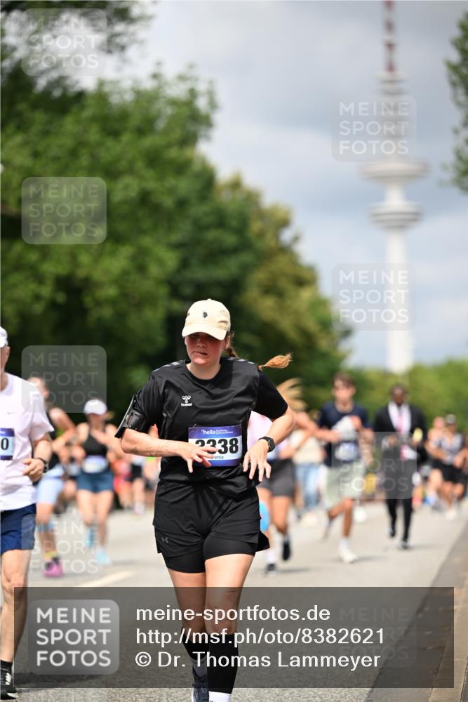 29.06.2025 - hella hamburg halbmarathon Dr. Thomas Lammeyer http://msf.ph/oto/8382621 29.06.2025 10:42:45 Kennedybrücke 1394, 1596, 1791, 1901, 2113, 2151, 3094, 3095, 3242, 3323, 3338, 3635, 3716, 3841, 3927, 4921, 5085, 5089, 5155, 5161, 5300, 5713, 5790, 6199, 6200, 6695, 6696, 6751, 6930, 7117, 7118, 7119, 7148, 7165, 7244, 7371, 7552, 7692, 7849, 7914, 8583, 8615, 8635, 8747, 9424, 9500, 9689, 9699, 10584 meine-sportfotos.de