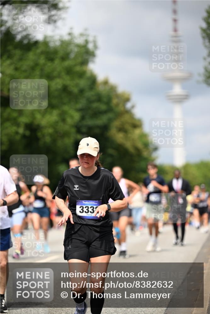 29.06.2025 - hella hamburg halbmarathon Dr. Thomas Lammeyer http://msf.ph/oto/8382632 29.06.2025 10:42:45 Kennedybrücke 1394, 1596, 1791, 1901, 2113, 2151, 3094, 3095, 3242, 3323, 3338, 3635, 3716, 3841, 3927, 4921, 5085, 5089, 5155, 5161, 5300, 5713, 5790, 6199, 6200, 6695, 6696, 6751, 6930, 7117, 7118, 7119, 7148, 7165, 7244, 7371, 7552, 7692, 7849, 7914, 8583, 8615, 8635, 8747, 9424, 9500, 9689, 9699, 10584 meine-sportfotos.de