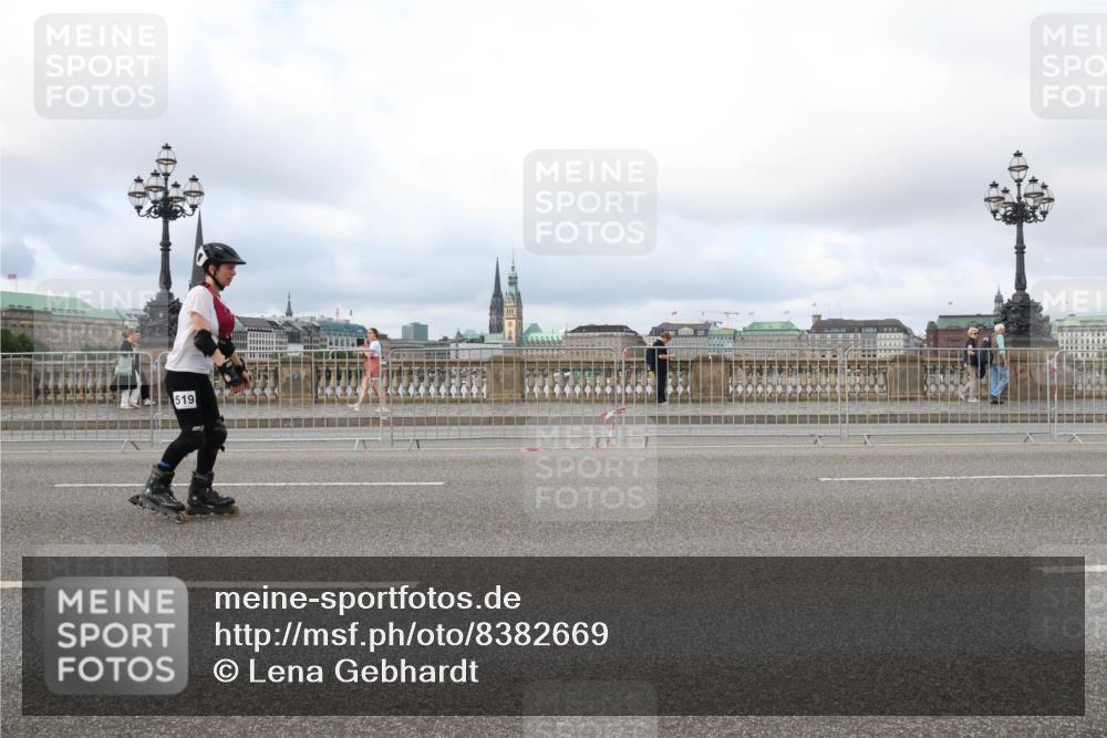 29.06.2025 - hella hamburg halbmarathon Lena Gebhardt http://msf.ph/oto/8382669 29.06.2025 09:15:15 Lombardsbrücke 519 meine-sportfotos.de