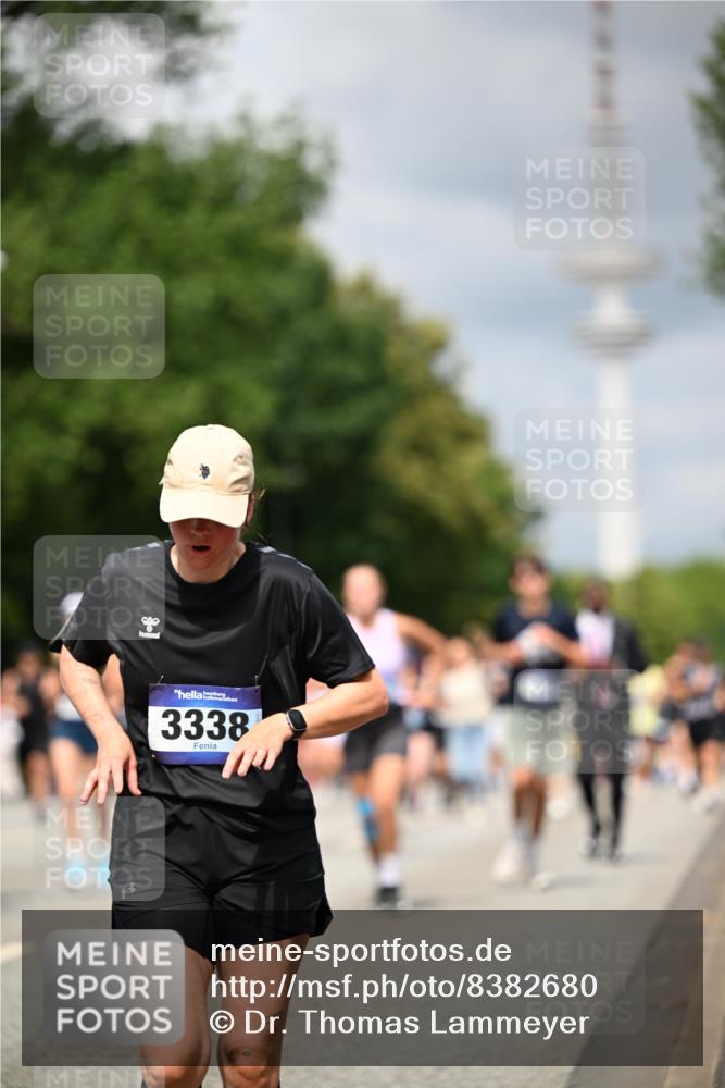29.06.2025 - hella hamburg halbmarathon Dr. Thomas Lammeyer http://msf.ph/oto/8382680 29.06.2025 10:42:46 Kennedybrücke 1394, 1457, 1596, 1721, 1791, 1901, 2113, 2151, 3094, 3095, 3242, 3323, 3338, 3635, 3716, 3841, 3927, 4921, 5085, 5089, 5155, 5161, 5300, 5713, 5790, 6199, 6200, 6695, 6696, 6751, 6930, 7117, 7118, 7119, 7148, 7165, 7244, 7371, 7552, 7692, 7849, 7914, 8583, 8615, 8635, 8747, 9424, 9500, 9689, 9699, 10584 meine-sportfotos.de