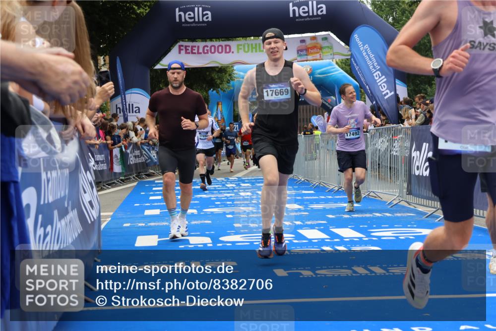 29.06.2025 - hella hamburg halbmarathon Strokosch-Dieckow http://msf.ph/oto/8382706 29.06.2025 10:46:48 Ziel 3976, 4091, 6630, 11858, 13940, 14385, 14541, 15900, 16175, 17172, 17353, 17492, 17669, 17743, 17865, 17892, 19105, 19128 meine-sportfotos.de