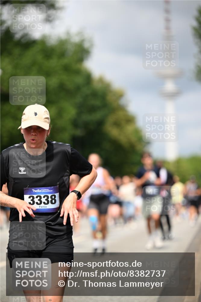 29.06.2025 - hella hamburg halbmarathon Dr. Thomas Lammeyer http://msf.ph/oto/8382737 29.06.2025 10:42:46 Kennedybrücke 1394, 1457, 1596, 1721, 1791, 1901, 2113, 2151, 3094, 3095, 3242, 3323, 3338, 3635, 3716, 3841, 3927, 4921, 5085, 5089, 5155, 5161, 5300, 5713, 5790, 6199, 6200, 6695, 6696, 6751, 6930, 7117, 7118, 7119, 7148, 7165, 7244, 7371, 7552, 7692, 7849, 7914, 8583, 8615, 8635, 8747, 9424, 9500, 9689, 9699, 10584 meine-sportfotos.de