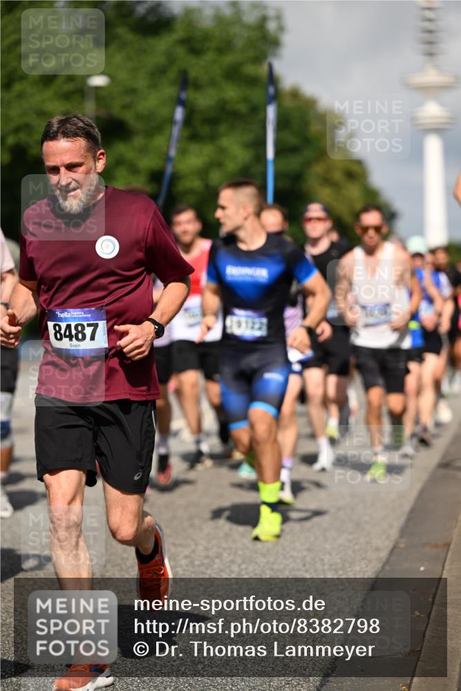 29.06.2025 - hella hamburg halbmarathon Dr. Thomas Lammeyer http://msf.ph/oto/8382798 29.06.2025 09:59:11 Kennedybrücke 1200, 1630, 1683, 1696, 1706, 1884, 2207, 2287, 2411, 2706, 2708, 3087, 3213, 3435, 3692, 3747, 3985, 4088, 4093, 4121, 4189, 4345, 4847, 4890, 5102, 5421, 5459, 5638, 5915, 6009, 6027, 6054, 6158, 6421, 6532, 6662, 6691, 6836, 6938, 7052, 7312, 7367, 7659, 8139, 8153, 8205, 8216, 8218, 8302, 8371, 8454, 8487, 8577, 8693, 8720, 8856, 8889, 8899, 8927, 8955, 9031, 9032, 9386, 9529, 9649, 9786, 9869, 9959, 10053, 10115, 10184, 10263, 10423, 11356 meine-sportfotos.de