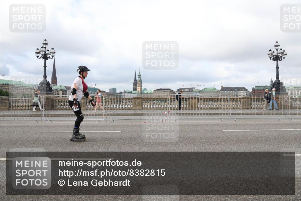 29.06.2025 - hella hamburg halbmarathon Lena Gebhardt http://msf.ph/oto/8382815 29.06.2025 09:15:16 Lombardsbrücke 519 meine-sportfotos.de