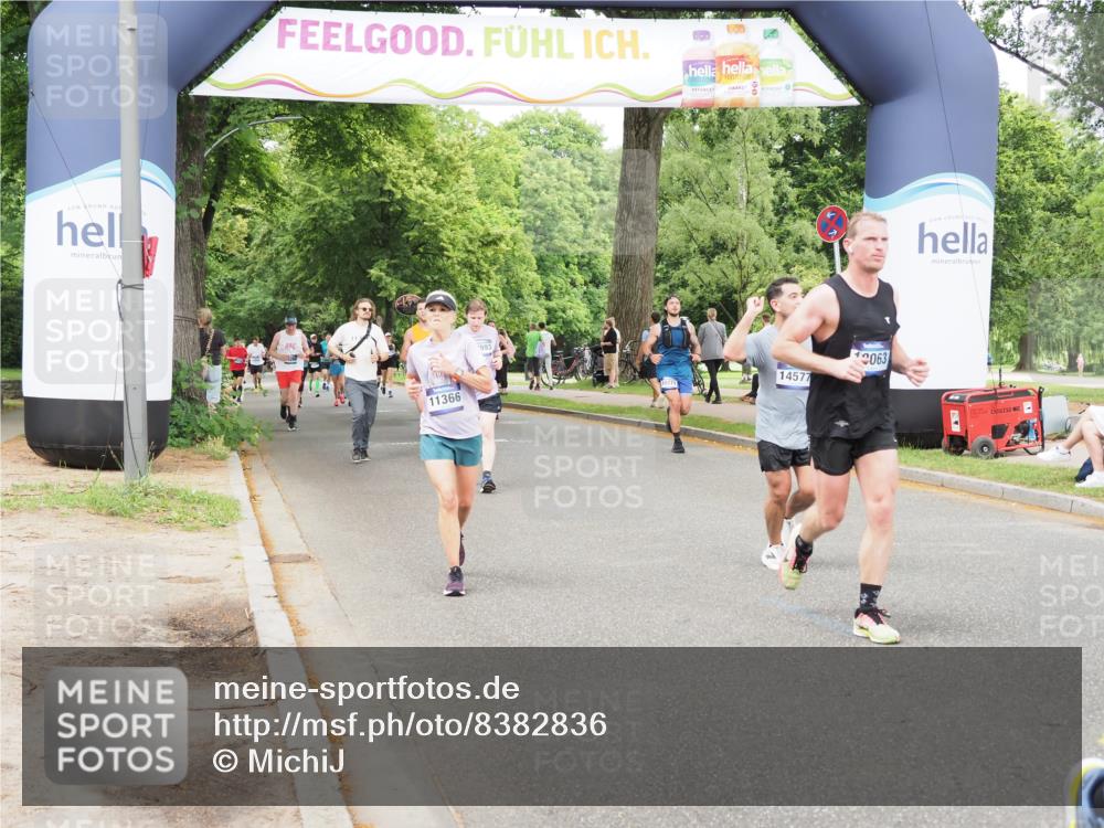 29.06.2025 - hella hamburg halbmarathon MichiJ http://msf.ph/oto/8382836 29.06.2025 10:46:45 Zwischen KM18-KM19 2426, 3780, 6327, 9741, 9985, 11366, 11937, 13993, 14471, 14577, 17304, 18063 meine-sportfotos.de