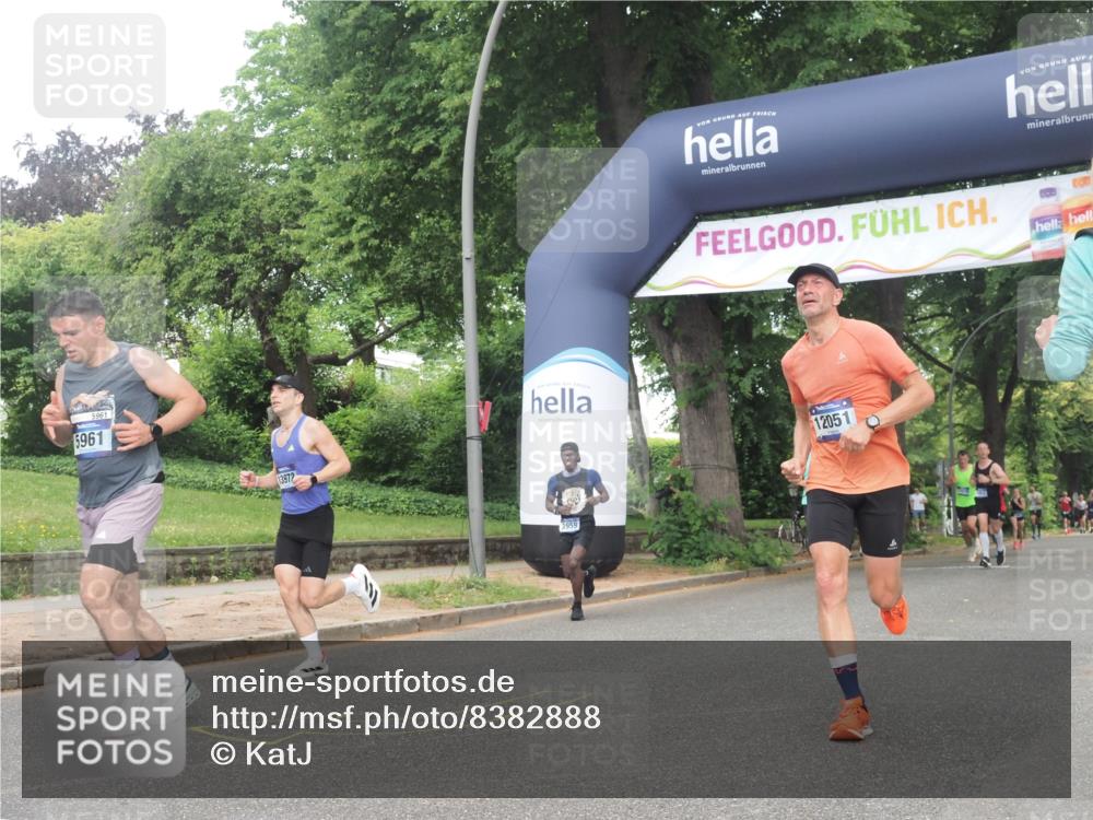 29.06.2025 - hella hamburg halbmarathon KatJ http://msf.ph/oto/8382888 29.06.2025 10:25:28 Zwischen KM18-KM19 3959, 5315, 5961, 7152, 7154 meine-sportfotos.de