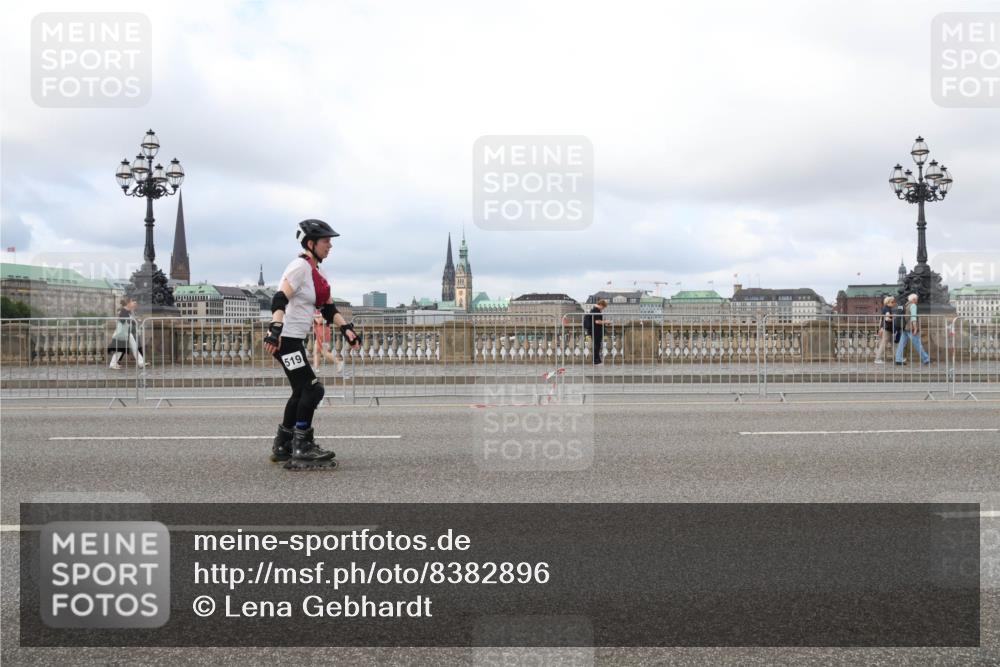 29.06.2025 - hella hamburg halbmarathon Lena Gebhardt http://msf.ph/oto/8382896 29.06.2025 09:15:16 Lombardsbrücke 519 meine-sportfotos.de