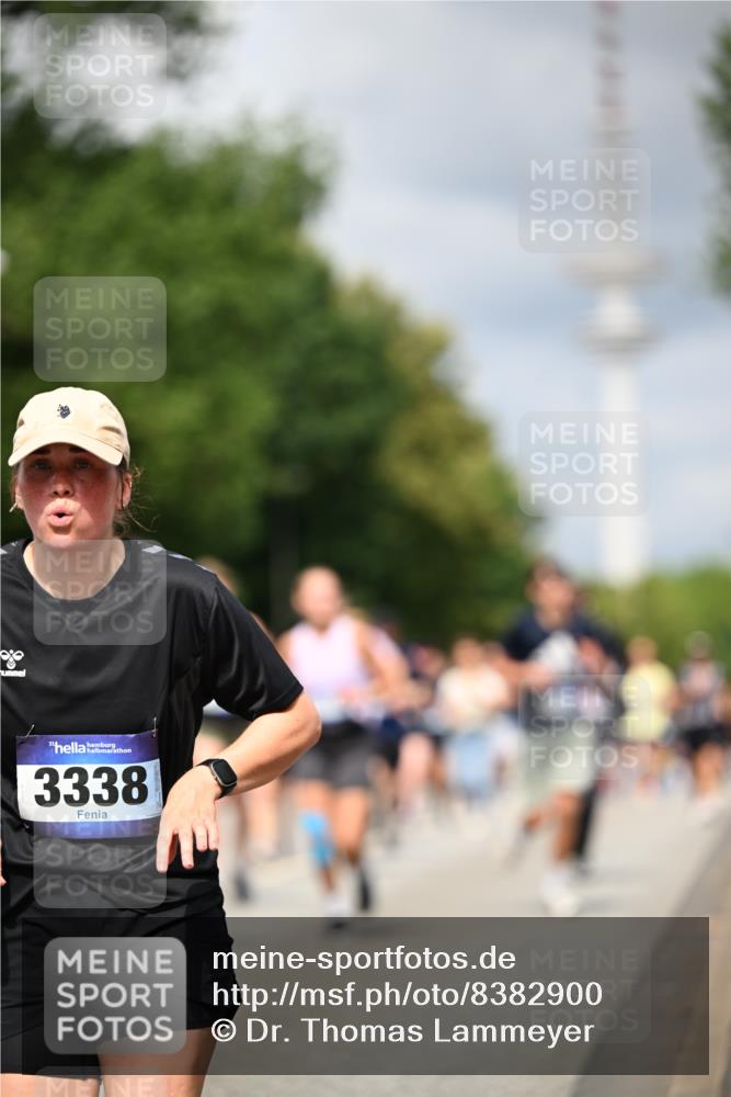 29.06.2025 - hella hamburg halbmarathon Dr. Thomas Lammeyer http://msf.ph/oto/8382900 29.06.2025 10:42:46 Kennedybrücke 1394, 1457, 1596, 1721, 1791, 1901, 2113, 2151, 3094, 3095, 3242, 3323, 3338, 3635, 3716, 3841, 3927, 4921, 5085, 5089, 5155, 5161, 5300, 5713, 5790, 6199, 6200, 6695, 6696, 6751, 6930, 7117, 7118, 7119, 7148, 7165, 7244, 7371, 7552, 7692, 7849, 7914, 8583, 8615, 8635, 8747, 9424, 9500, 9689, 9699, 10584 meine-sportfotos.de