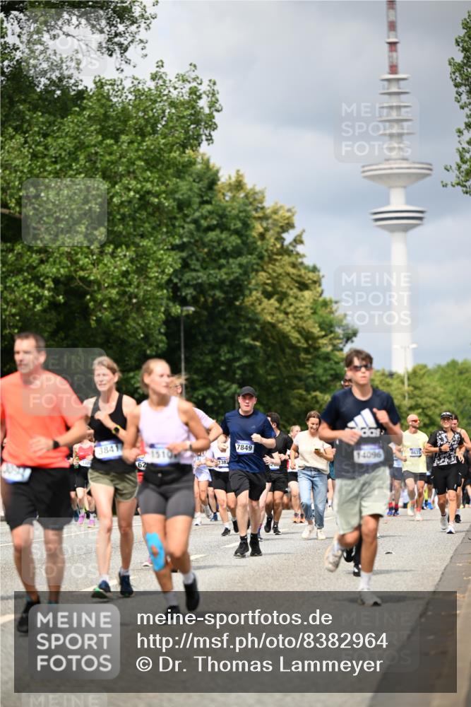 29.06.2025 - hella hamburg halbmarathon Dr. Thomas Lammeyer http://msf.ph/oto/8382964 29.06.2025 10:42:47 Kennedybrücke 1394, 1457, 1596, 1721, 1791, 1901, 2113, 2151, 2786, 3094, 3095, 3242, 3323, 3338, 3635, 3716, 3841, 3927, 4139, 4259, 4260, 5085, 5089, 5155, 5161, 5300, 5713, 5790, 6199, 6200, 6695, 6696, 6751, 6930, 7117, 7118, 7119, 7148, 7165, 7244, 7371, 7552, 7692, 7849, 7914, 8583, 8615, 8635, 8747, 9004, 9424, 9500, 9689, 9699, 10584 meine-sportfotos.de