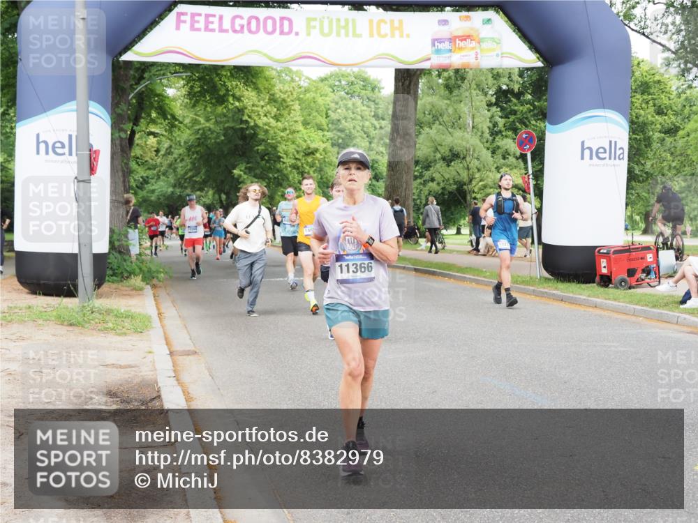 29.06.2025 - hella hamburg halbmarathon MichiJ http://msf.ph/oto/8382979 29.06.2025 10:46:47 Zwischen KM18-KM19 3780, 6327, 8481, 9741, 10271, 11366, 11937, 13993, 14471, 14577, 17304, 18063 meine-sportfotos.de