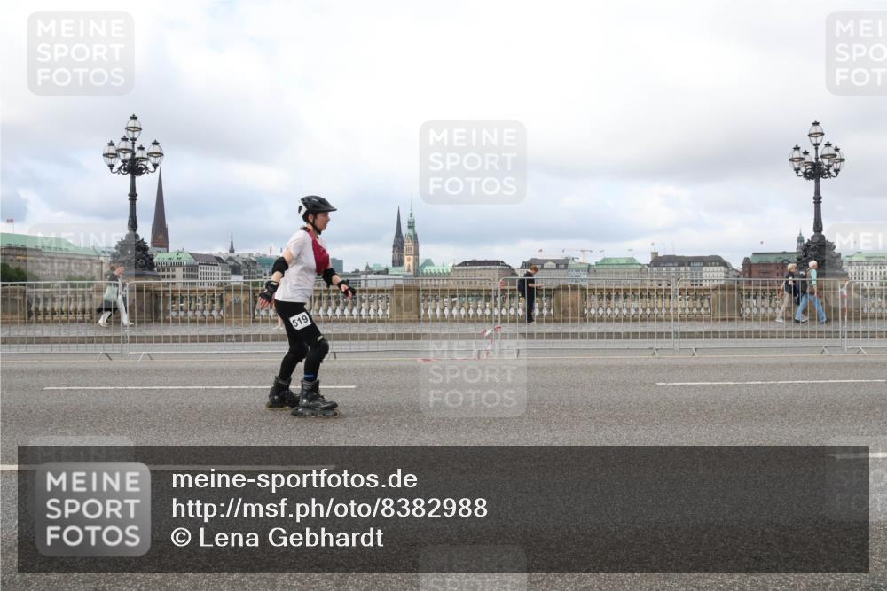29.06.2025 - hella hamburg halbmarathon Lena Gebhardt http://msf.ph/oto/8382988 29.06.2025 09:15:16 Lombardsbrücke 519 meine-sportfotos.de