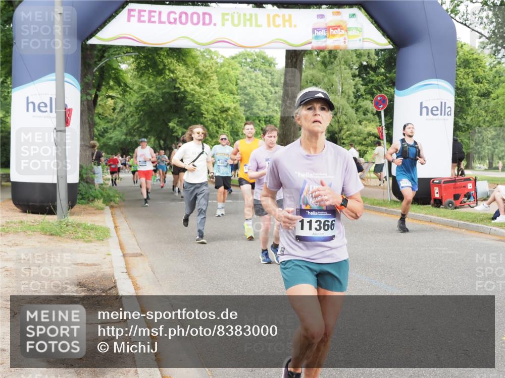29.06.2025 - hella hamburg halbmarathon MichiJ http://msf.ph/oto/8383000 29.06.2025 10:46:47 Zwischen KM18-KM19 3780, 6327, 8481, 9741, 10271, 11366, 11937, 13993, 14471, 14577, 17304, 18063 meine-sportfotos.de