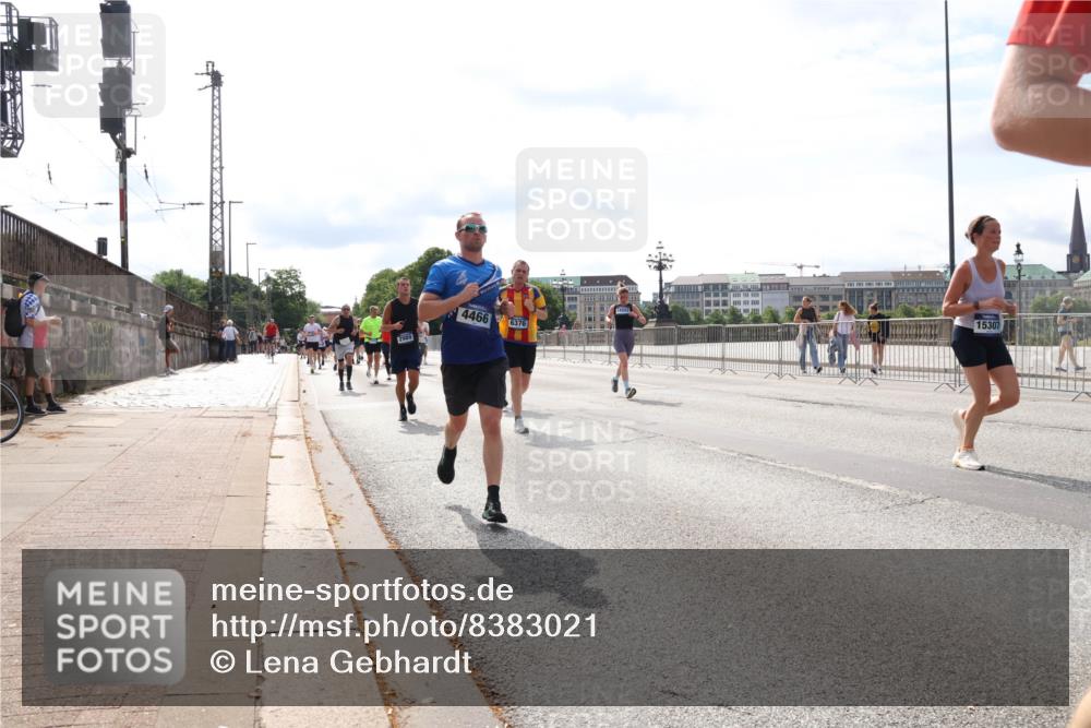 29.06.2025 - hella hamburg halbmarathon Lena Gebhardt http://msf.ph/oto/8383021 29.06.2025 10:15:39 Lombardsbrücke 2989, 4466, 6376, 15307, 1440, 1524, 2110, 2720, 2989, 3167, 3417, 3650, 4007, 4466, 4492, 4494, 5069, 5271, 5739, 5986, 6317, 6376, 6576, 7452, 7809, 7810, 7941, 7942, 8256, 8746, 8885, 9192, 9307, 9423, 9657, 9675, 9847, 9997, 10108, 10608, 10775, 10858, 11303, 11478, 11774, 11783, 12427, 12457, 12469, 12521, 13179, 13197, 13453, 13500, 13818, 13951, 14413, 14423, 14550, 14552, 15150, 15307, 15740 meine-sportfotos.de