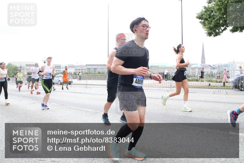 29.06.2025 - hella hamburg halbmarathon Lena Gebhardt http://msf.ph/oto/8383044 29.06.2025 10:49:36 Lombardsbrücke 18470, 7301, 4809, 1040, 1041, 1525, 1625, 1805, 1888, 2067, 2212, 2395, 2466, 2527, 2541, 2668, 2713, 2862, 2927, 2997, 3070, 3183, 3232, 3383, 3943, 4403, 4525, 4527, 4589, 4769, 4809, 5076, 5106, 5118, 5463, 5552, 5694, 6191, 6694, 6979, 6989, 7301, 7305, 7339, 7366, 7650, 7679, 7931, 7936, 8065, 8549, 9162, 9245, 9261, 10033, 10038, 10130, 10333, 10403, 10479, 10704, 10782, 10785, 11031, 11558, 11631, 12124, 12388, 13764, 14545, 14692 meine-sportfotos.de