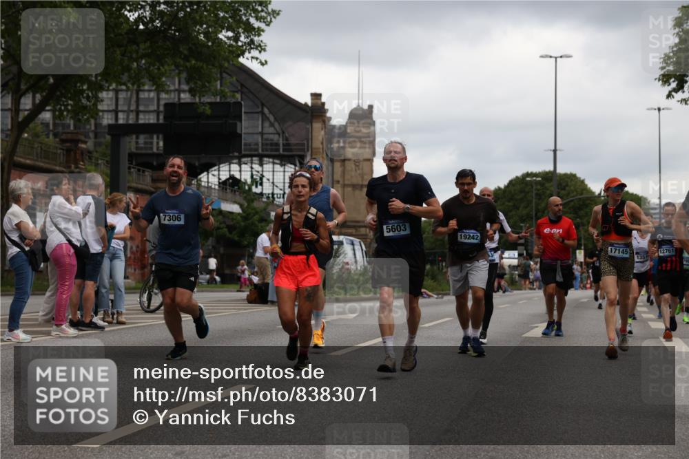 29.06.2025 - hella hamburg halbmarathon Yannick Fuchs http://msf.ph/oto/8383071 29.06.2025 10:55:04 20KM 1188, 1453, 1823, 2426, 2661, 3698, 5379, 5602, 5603, 5613, 5775, 6201, 6674, 6708, 6757, 6921, 7006, 7250, 7306, 7759, 7761, 8177, 8483, 8662, 9020, 9021, 9071, 9611, 9984, 10295, 11702, 12377, 12789, 12908, 13459, 13516, 13558, 15269, 16621, 17145, 17181, 17226, 17951, 18133, 18757, 19117, 19146, 19242 meine-sportfotos.de
