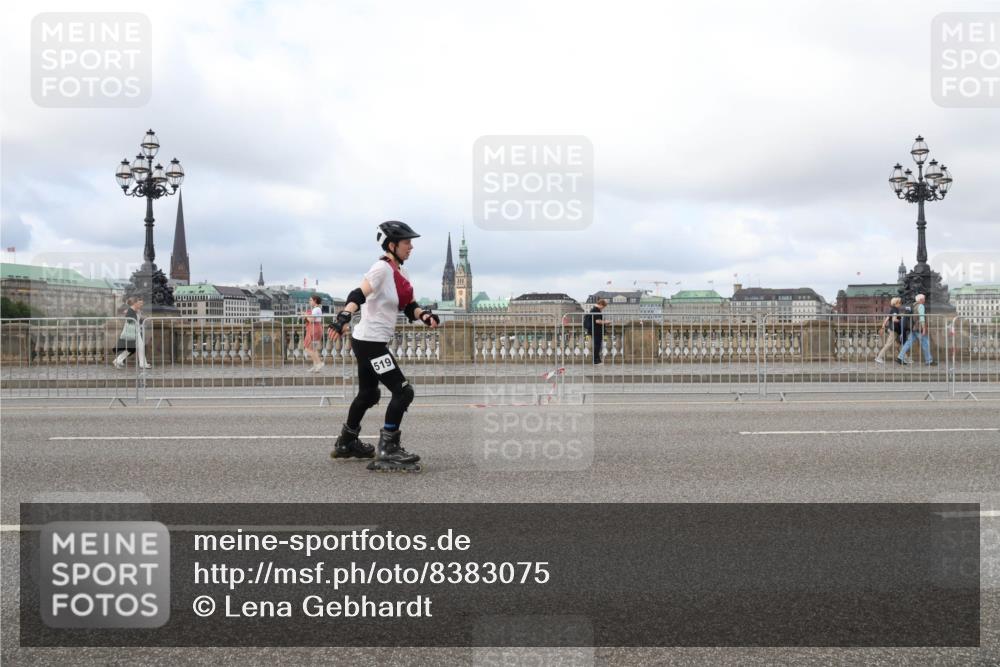 29.06.2025 - hella hamburg halbmarathon Lena Gebhardt http://msf.ph/oto/8383075 29.06.2025 09:15:16 Lombardsbrücke 519 meine-sportfotos.de