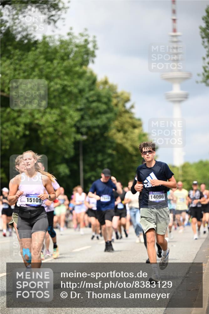 29.06.2025 - hella hamburg halbmarathon Dr. Thomas Lammeyer http://msf.ph/oto/8383129 29.06.2025 10:42:48 Kennedybrücke 1394, 1457, 1596, 1721, 1791, 1901, 2113, 2151, 2693, 2786, 3094, 3095, 3242, 3323, 3338, 3716, 3841, 3927, 4139, 4259, 4260, 5085, 5089, 5155, 5161, 5300, 5713, 6199, 6200, 6695, 6696, 6751, 6930, 7117, 7118, 7119, 7165, 7244, 7371, 7552, 7561, 7692, 7849, 7914, 8583, 8615, 8635, 8747, 9004, 9424, 9500, 9689, 9699, 10584 meine-sportfotos.de