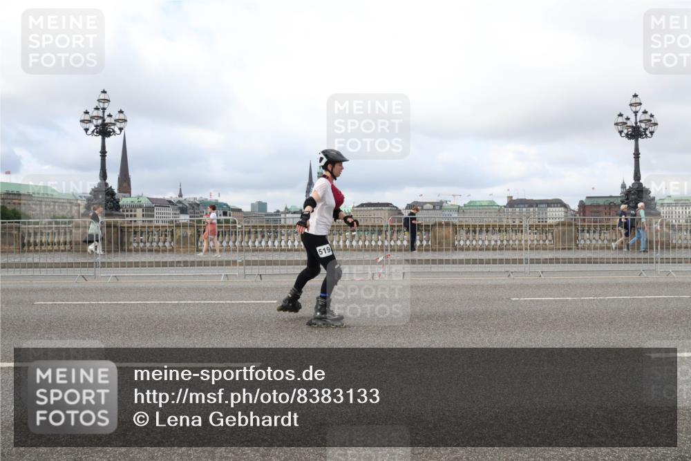 29.06.2025 - hella hamburg halbmarathon Lena Gebhardt http://msf.ph/oto/8383133 29.06.2025 09:15:16 Lombardsbrücke 519 meine-sportfotos.de