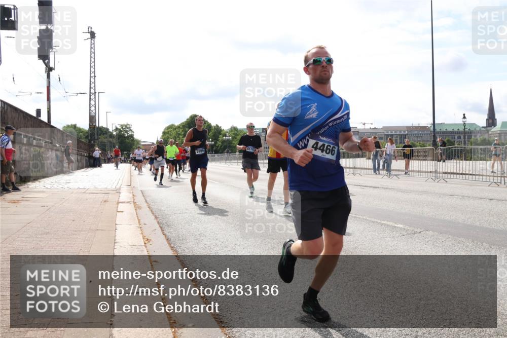29.06.2025 - hella hamburg halbmarathon Lena Gebhardt http://msf.ph/oto/8383136 29.06.2025 10:15:39 Lombardsbrücke 2989, 20, 4466, 1440, 1524, 2110, 2720, 2989, 3167, 3417, 3650, 4007, 4466, 4492, 4494, 5069, 5271, 5739, 5986, 6317, 6376, 6576, 7452, 7809, 7810, 7941, 7942, 8256, 8746, 8885, 9192, 9307, 9423, 9657, 9675, 9847, 9997, 10108, 10608, 10775, 10858, 11303, 11478, 11774, 11783, 12427, 12457, 12469, 12521, 13179, 13197, 13453, 13500, 13818, 13951, 14413, 14423, 14550, 14552, 15150, 15307, 15740 meine-sportfotos.de