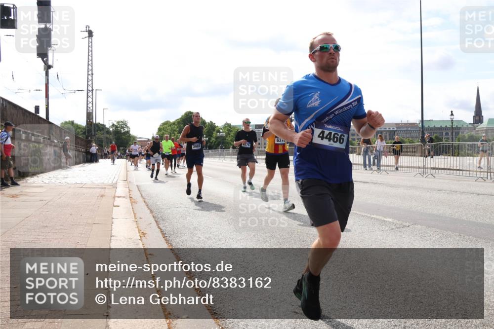 29.06.2025 - hella hamburg halbmarathon Lena Gebhardt http://msf.ph/oto/8383162 29.06.2025 10:15:40 Lombardsbrücke 2000, 2989, 0576, 2024, 6310, 4466, 1440, 1524, 2110, 2720, 2989, 3167, 3417, 3650, 4007, 4466, 4492, 4494, 5069, 5271, 5739, 5986, 6376, 6576, 7452, 7809, 7810, 7941, 7942, 8256, 8746, 8885, 9192, 9307, 9423, 9657, 9675, 9847, 9997, 10108, 10608, 10775, 10858, 11113, 11303, 11478, 11774, 11783, 12427, 12457, 12469, 12521, 13179, 13197, 13453, 13500, 13818, 13951, 14413, 14423, 14550, 14552, 15150, 15307, 15740 meine-sportfotos.de
