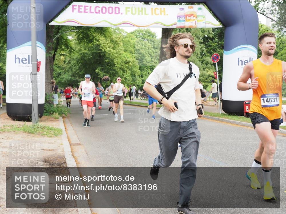 29.06.2025 - hella hamburg halbmarathon MichiJ http://msf.ph/oto/8383196 29.06.2025 10:46:49 Zwischen KM18-KM19 3780, 6327, 8481, 9741, 10271, 11366, 11937, 13993, 14471, 14577, 14631, 15269, 18063 meine-sportfotos.de