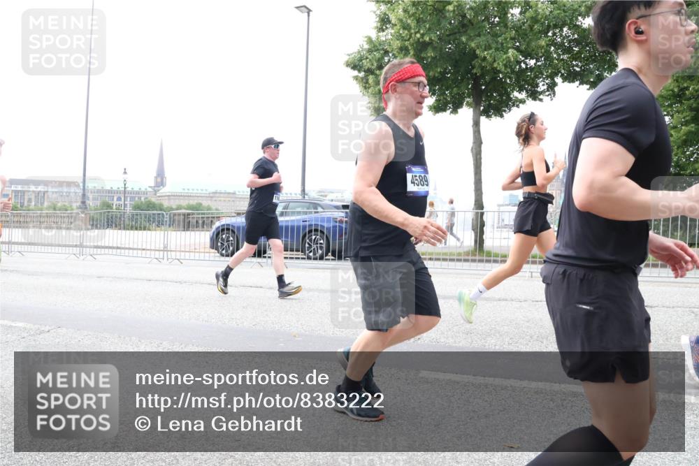 29.06.2025 - hella hamburg halbmarathon Lena Gebhardt http://msf.ph/oto/8383222 29.06.2025 10:49:37 Lombardsbrücke 4589, 1040, 1041, 1525, 1625, 1805, 1888, 2067, 2212, 2395, 2466, 2527, 2541, 2668, 2862, 2927, 2997, 3070, 3183, 3232, 3383, 3943, 4403, 4525, 4527, 4589, 4769, 4809, 4870, 5076, 5106, 5463, 5552, 5694, 6191, 6694, 6989, 7301, 7305, 7339, 7366, 7650, 7679, 7931, 7936, 8065, 8549, 9015, 9162, 9245, 9261, 10033, 10038, 10130, 10333, 10403, 10479, 10683, 10704, 10782, 10785, 11558, 11631, 12124, 12388, 13764, 14545, 14692 meine-sportfotos.de