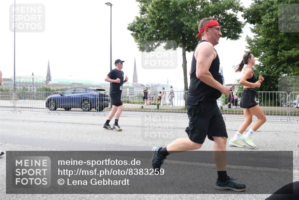 29.06.2025 - hella hamburg halbmarathon Lena Gebhardt http://msf.ph/oto/8383259 29.06.2025 10:49:37 Lombardsbrücke 1040, 1041, 1525, 1625, 1805, 1888, 2067, 2212, 2395, 2466, 2527, 2541, 2668, 2862, 2927, 2997, 3070, 3183, 3232, 3383, 3943, 4403, 4525, 4527, 4589, 4769, 4809, 4870, 5076, 5106, 5463, 5552, 5694, 6191, 6694, 6989, 7301, 7305, 7339, 7366, 7650, 7679, 7931, 7936, 8065, 8549, 9015, 9162, 9245, 9261, 10033, 10038, 10130, 10333, 10403, 10479, 10683, 10704, 10782, 10785, 11558, 11631, 12124, 12388, 13764, 14545, 14692 meine-sportfotos.de