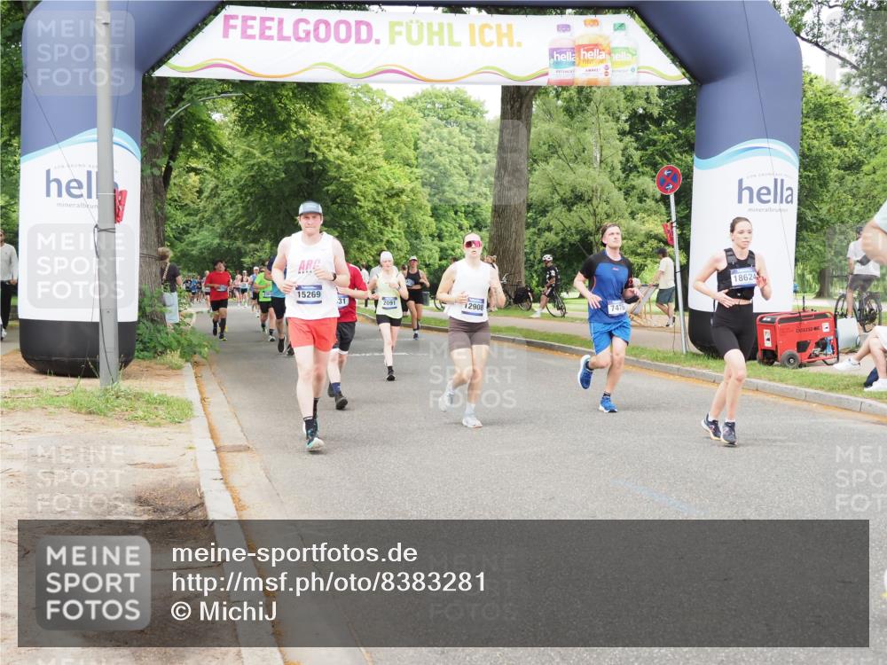 29.06.2025 - hella hamburg halbmarathon MichiJ http://msf.ph/oto/8383281 29.06.2025 10:46:51 Zwischen KM18-KM19 3780, 6327, 7476, 8481, 8531, 9741, 10271, 11366, 13993, 14471, 14577, 14631, 15269, 18063, 18624 meine-sportfotos.de