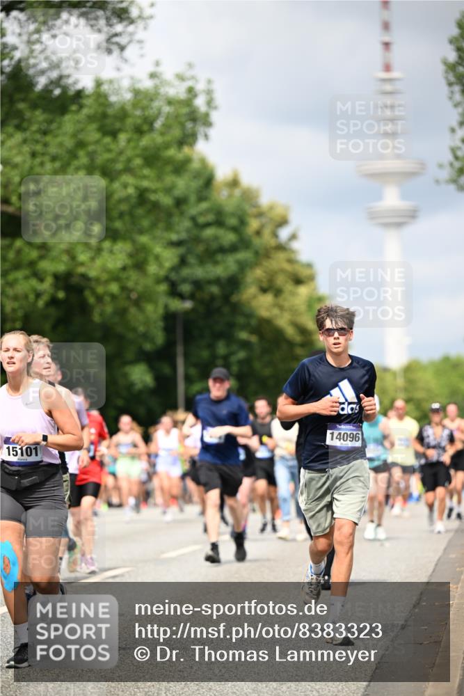 29.06.2025 - hella hamburg halbmarathon Dr. Thomas Lammeyer http://msf.ph/oto/8383323 29.06.2025 10:42:49 Kennedybrücke 1457, 1596, 1721, 1791, 2113, 2151, 2486, 2693, 2786, 3094, 3095, 3242, 3323, 3338, 3716, 3841, 3927, 4139, 4155, 4259, 4260, 5085, 5089, 5155, 5161, 5300, 5713, 6199, 6200, 6695, 6696, 6751, 6930, 7117, 7118, 7119, 7165, 7371, 7552, 7561, 7692, 7849, 7914, 8583, 8615, 8635, 8747, 9004, 9424, 9500, 9689, 9699, 10584 meine-sportfotos.de