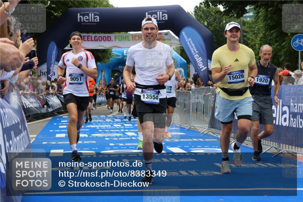 29.06.2025 - hella hamburg halbmarathon Strokosch-Dieckow http://msf.ph/oto/8383349 29.06.2025 10:46:37 Ziel 1920, 1942, 3976, 5459, 6630, 8482, 9051, 9232, 9529, 13525, 13554, 15026, 15133, 15206, 15714, 16175, 17281, 17461, 17743, 17865, 18297, 18882, 19128 meine-sportfotos.de
